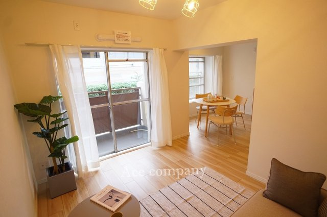 【居間・リビング】の画像