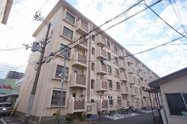 【外観】 | 深江橋コーポF号棟 | スーパー・ドラッグストア・100円ショップなどが入っている、ショッピングモール「フレンドタウン深江橋」が徒歩1分圏内でお買い物便利です！