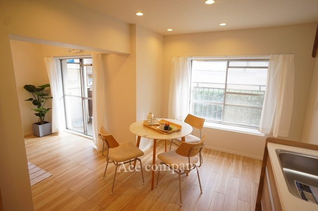 【居間・リビング】の画像