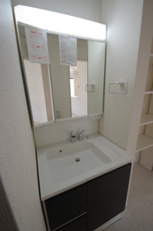 【内観：施工例】 | 【仲介手数料無料！！】稲城市若葉台1丁目　新築戸建て（全9区画）7号棟 5880万円 | 床下収納