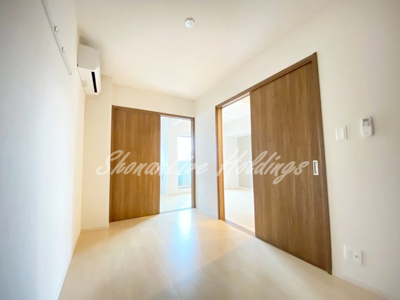 【寝室】 | La Marna | 落ち着いた雰囲気の洋室♪