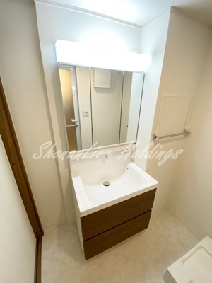 【洗面所】 | La Marna | 三面鏡洗面台♪