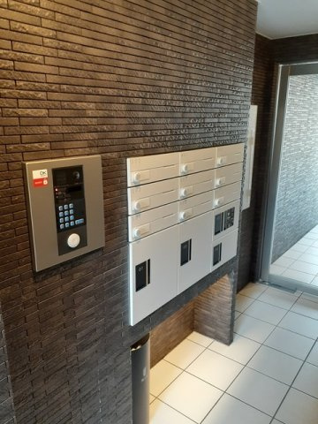 ル　コンフィーエ　サンカントのエントランス|毎日通るエントランスはこのようになっています