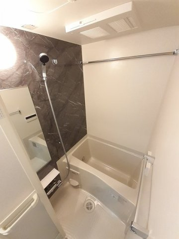 ル　コンフィーエ　サンカントの浴室|落ち着いた空間のお風呂です