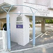 福岡市城南区長尾４丁目の賃貸マンションのエントランス