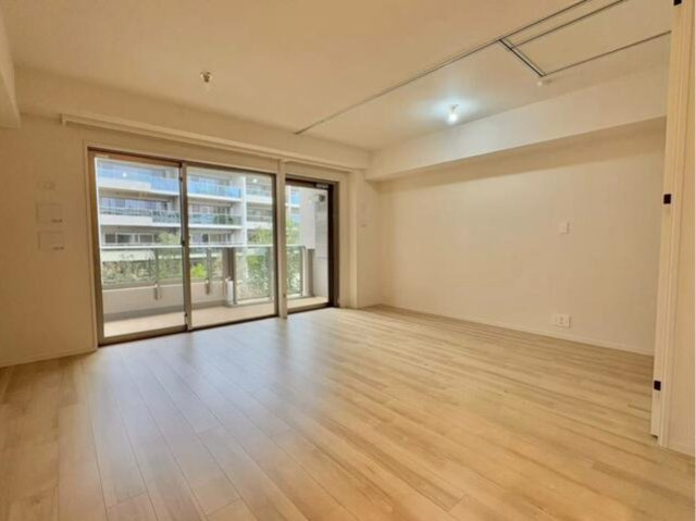 パークシティ高田馬場3階の内装|明るい室内です