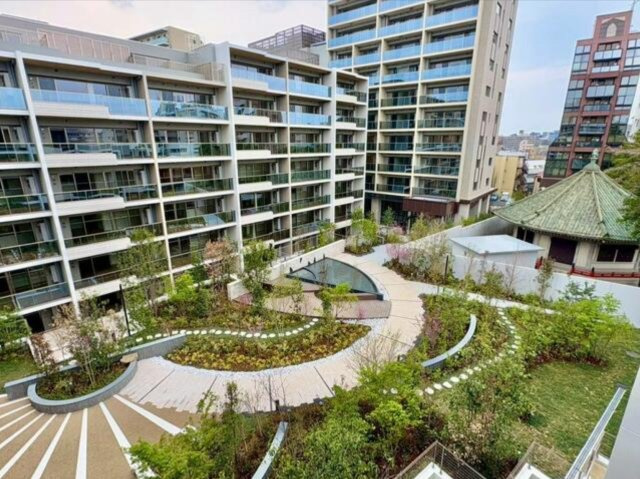 パークシティ高田馬場3階の庭|簡単な家庭菜園も楽しめるお庭です