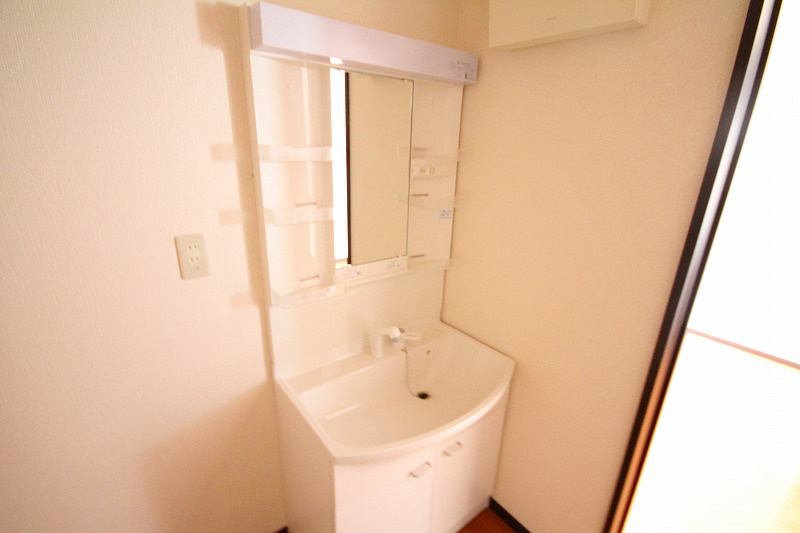 ＯＡＫ ＨＩＬＬＳの独立洗面台|女性に人気の独立洗面台