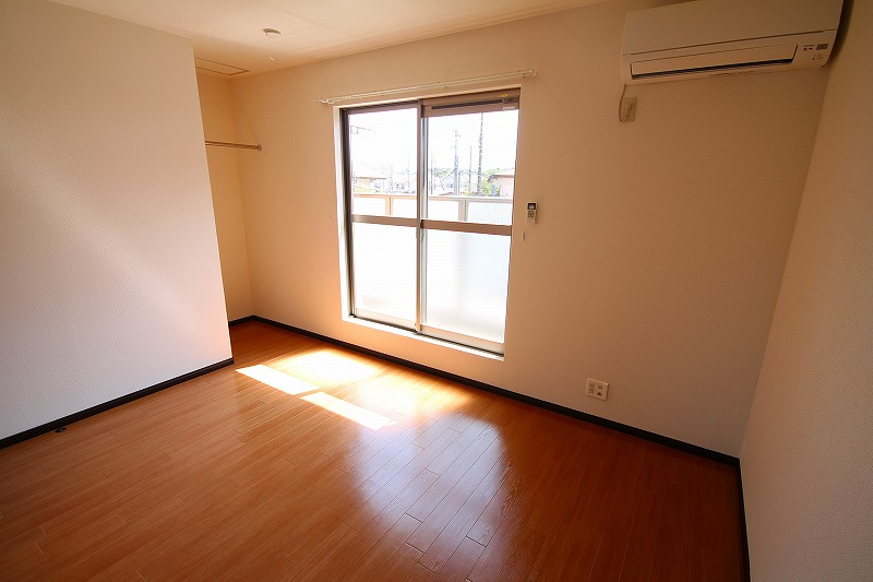 ＯＡＫ ＨＩＬＬＳの洋室|コンパクトで使いやすい洋室です