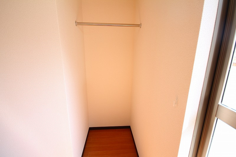 ＯＡＫ ＨＩＬＬＳの収納|仕切りをつければ収納になります