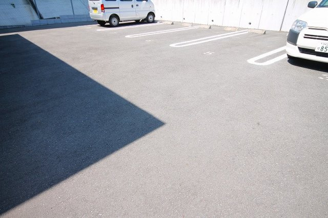 ＯＡＫ ＨＩＬＬＳの駐車場|駐車場