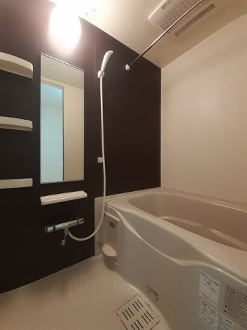 ハイツ・コスモスの浴室|ゆったり過ごせるお風呂です