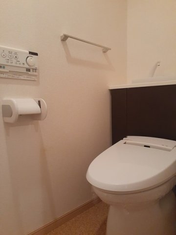ハイツ・コスモスのトイレ|ゆったりとした空間のトイレです