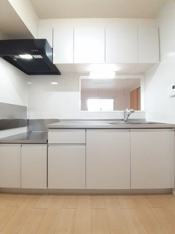 エスポワールのキッチン|コンパクトなキッチンで掃除もラクラク