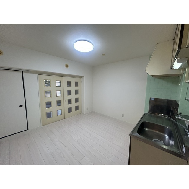 旭が丘カサヴェールの内装|明るい室内です