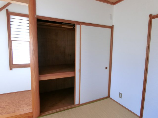 茂原市緑ヶ丘戸建の収納