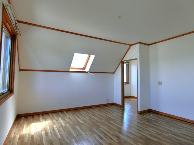 茂原市緑ヶ丘戸建の洋室