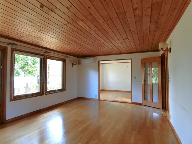 茂原市緑ヶ丘戸建の居間・リビング