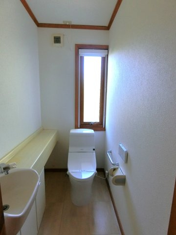 茂原市緑ヶ丘戸建のトイレ