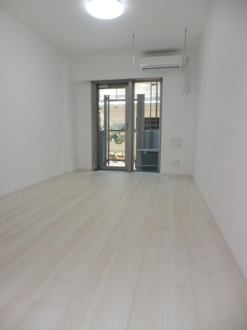 ユリカロゼ東武練馬の洋室|落ち着いた色調の洋室です