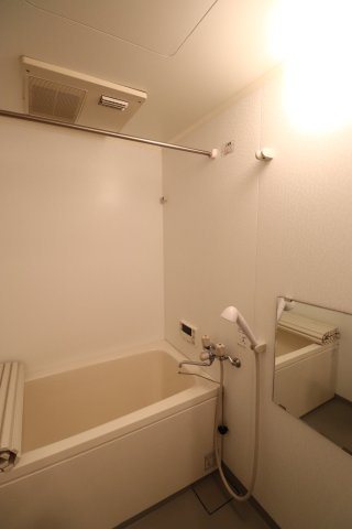 アイステージ恵比寿の浴室|落ち着いた空間のお風呂です