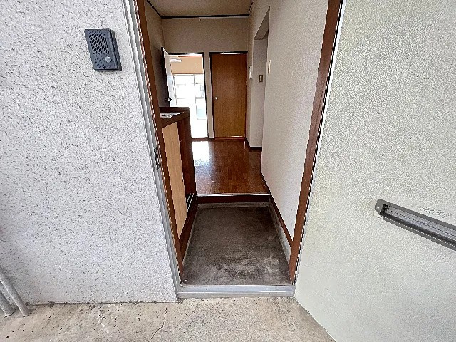 コートハウス大泉の玄関|明るい玄関です