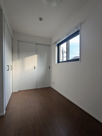 エルファーロ中野富士見町の居間・リビング|こちらの居間で趣味の時間をお楽しみください