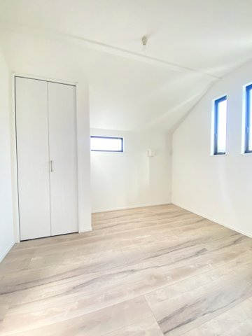 【洋室】 | 鶴見区下野谷町四丁目戸建 | 洋室の別アングルになります。
※現在竣工中の為、同じプランの別物件の画像になります。