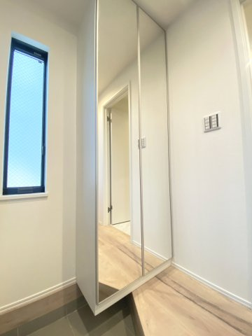 【居間・リビング】 | 鶴見区下野谷町四丁目戸建 | 別アングルのリビングになります。
※現在竣工中の為、同じプランの別物件の画像になります。