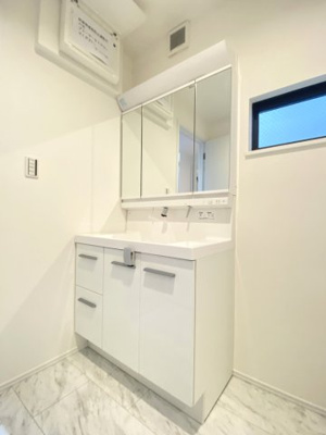 【浴室】 | 鶴見区下野谷町四丁目戸建 | 広々ユニットバスです。
※現在竣工中の為、同じプランの別物件の画像になります。