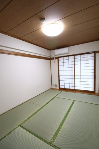 第二プロスパーハウスニムラの和室|柔らかい畳が心地よい和室