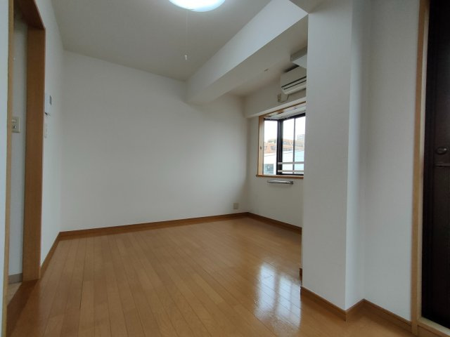 スクエア尾崎の寝室|ゆとりの広さです