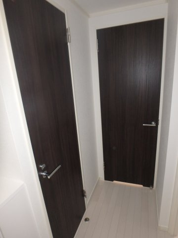 Amitie Ojikamiya（アミティ王子神谷）の玄関|ゆったりとした玄関です