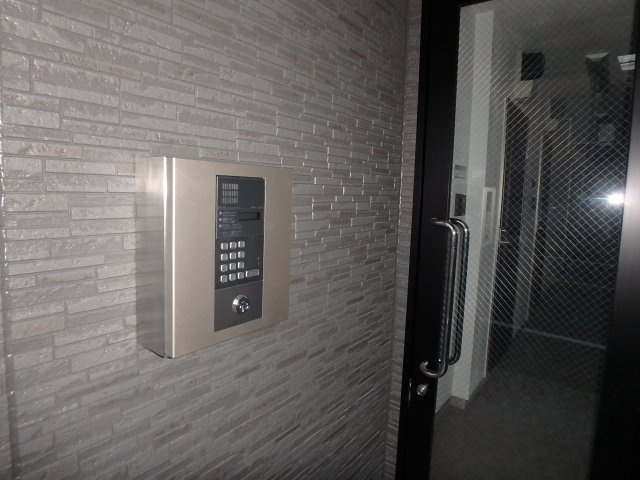 Amitie Ojikamiya（アミティ王子神谷）のエントランス|毎日通るエントランスはこのようになっています