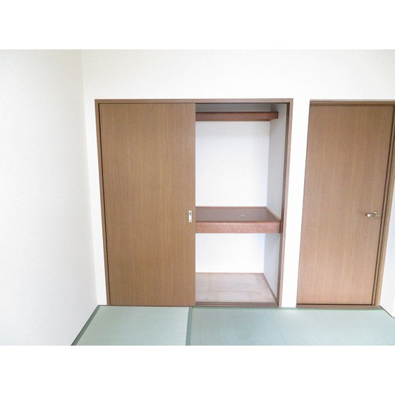 エステートロイヤル８号棟の収納|押入れ