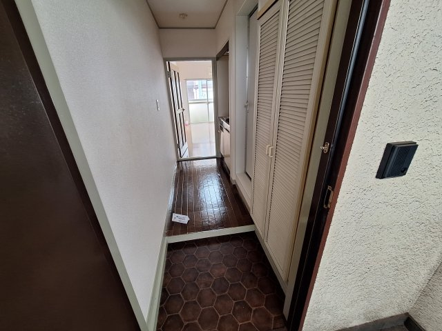 第7ハイツ春野の玄関|明るい玄関です