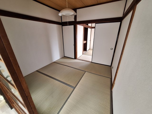 第2ハイツ春野の和室|日本らしい落ち着いた雰囲気の和室です