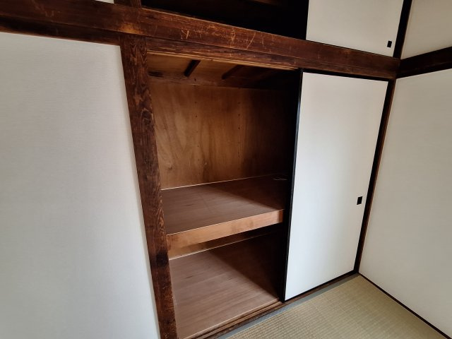 第2ハイツ春野の収納|こまごまとしたものを収納できそうですね