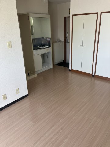 アメニティ西八王子の居間・リビング|退去前につき、別部屋のお写真です。