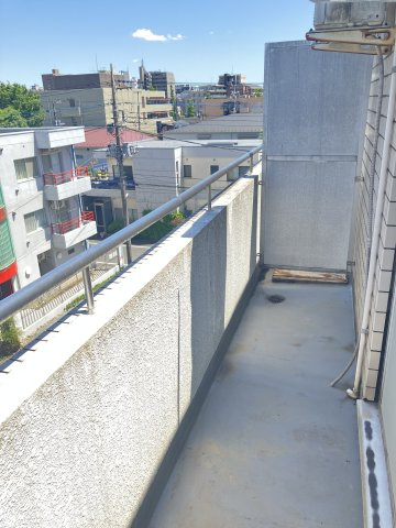 アメニティ西八王子のバルコニー|退去前につき、別部屋のお写真です。