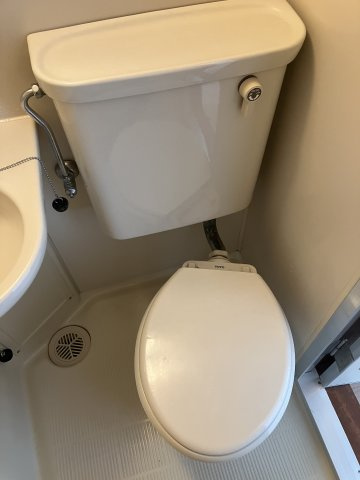 アメニティ西八王子のトイレ|退去前につき、別部屋のお写真です。