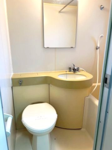 プレジールのトイレ|落ち着いた色調のトイレです