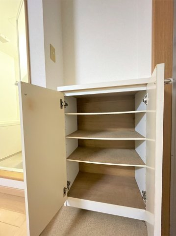 ピエタテール Ｙ・Ｈの玄関|シューズボックス