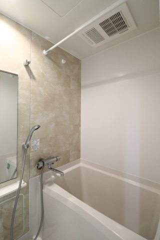 イースト・ガーデンの浴室|コンパクトで使いやすいお風呂です