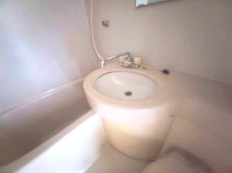 三恵ハウスBの洗面所|広い洗面スペース