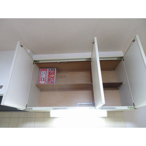 コスモ・ポーリのキッチン|キッチン上収納