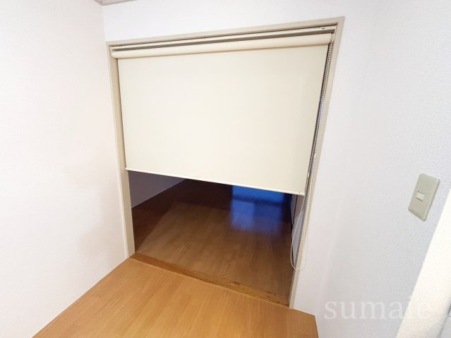 桜丘ローズマンションの収納|リビングの仕切りがあります。