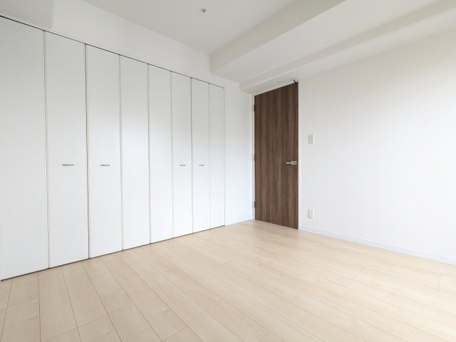 エムジー目黒駅前の居間・リビング|こちらの居間で趣味の時間をお楽しみください