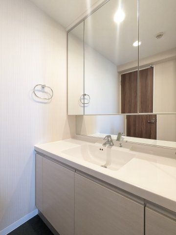 エムジー目黒駅前の洗面所|脱衣スペースもあります