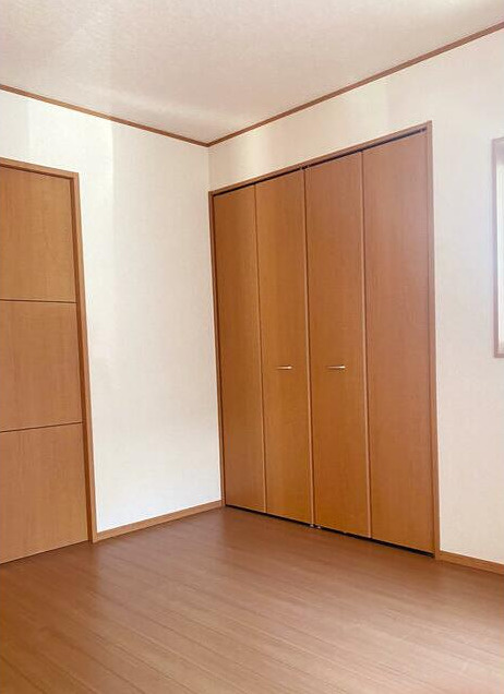 西平山貸家の寝室|落ち着いて過ごせるお部屋なので、寝室にいかがでしょうか